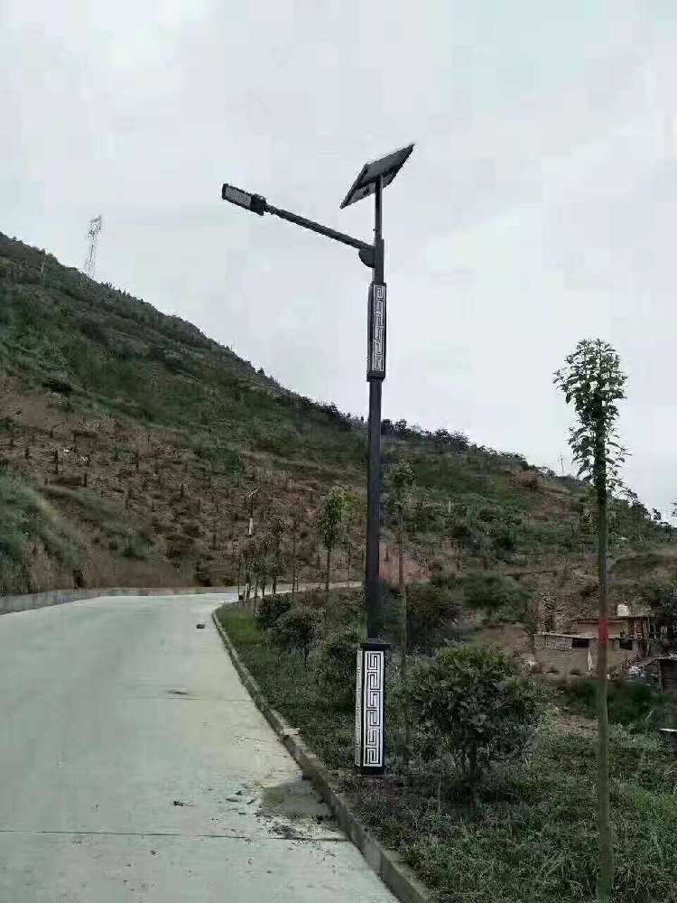前进区仿古太阳能路灯